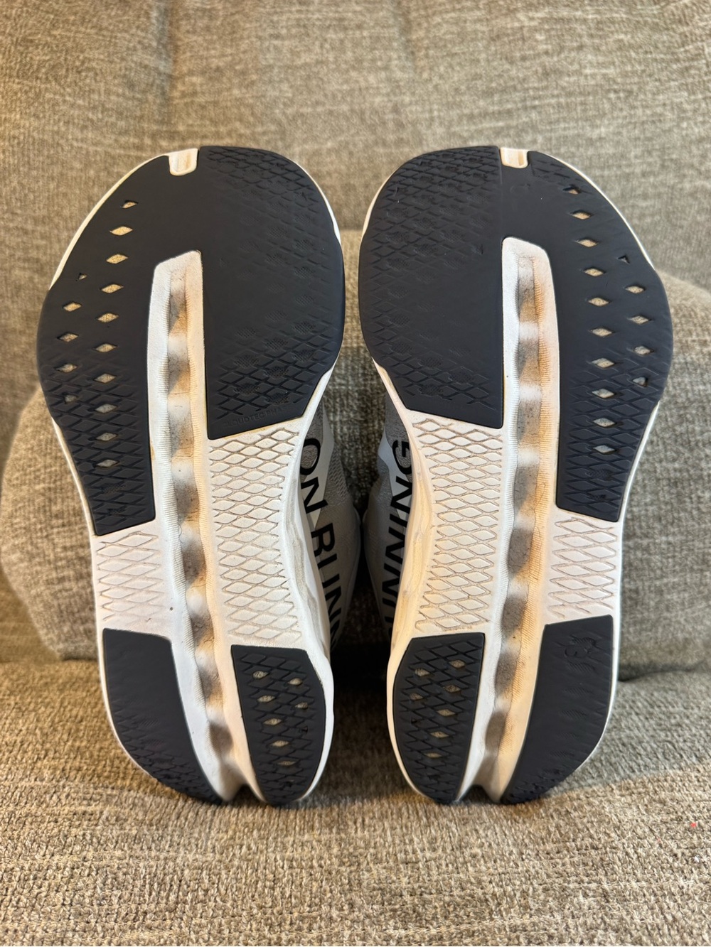 On Cloudsurfer Next Women’s Glacier/White Size 8 - Picture 9 of 13